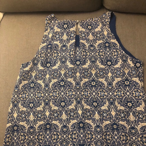 Geometric Max Studio Top - Picture 5 of 5